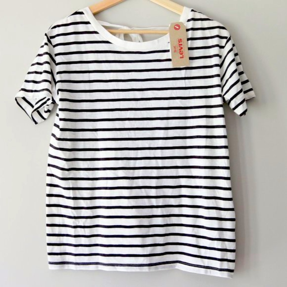 Levi’s Chelsea T Striped Tie back *NWT*
